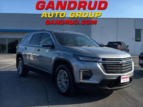 Sterling Gray Metallic 2023 Chevrolet Traverse LT Cloth