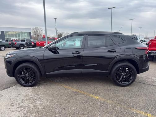 Mosaic Black Metallic 2025 Chevrolet Trax ACTIV