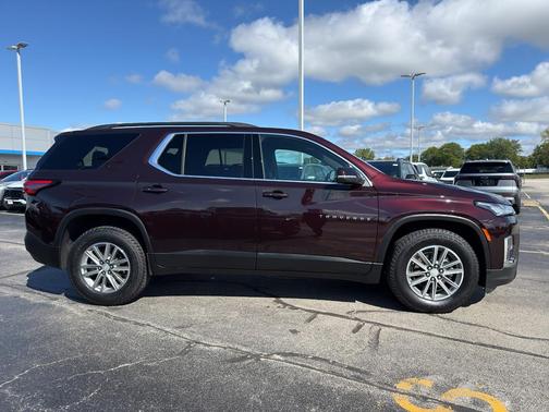 2023 Chevrolet Traverse LT Cloth