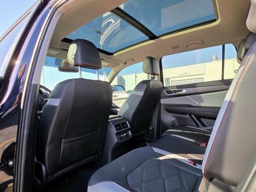 2024 Volkswagen Atlas 2.0T Peak Edition SE w/Technology