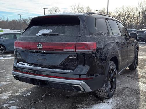 2024 Volkswagen Atlas 2.0T Peak Edition SE w/Technology