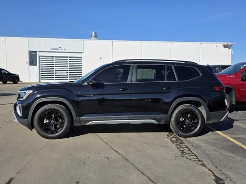 2024 Volkswagen Atlas 2.0T Peak Edition SE w/Technology