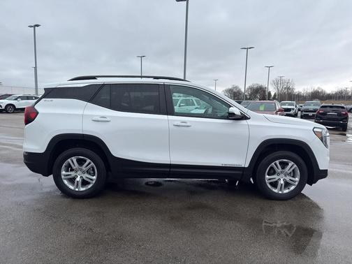 Summit White 2023 GMC Terrain SLE