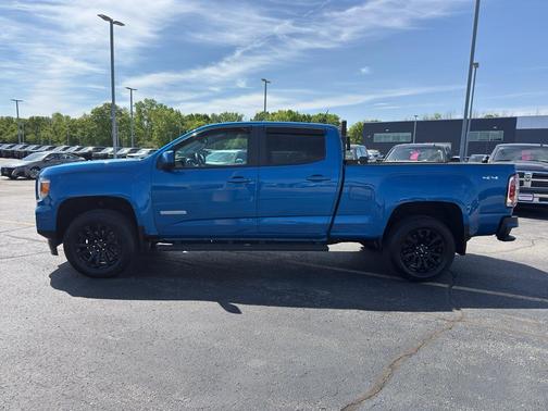 Dynamic Blue Metallic 2022 GMC Canyon Elevation