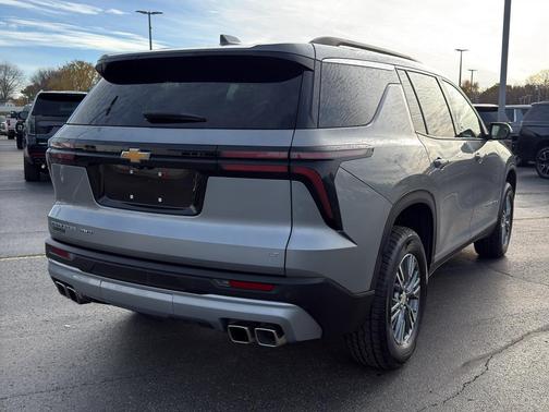2024 Chevrolet Traverse LT