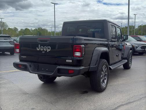 Black Clearcoat 2021 Jeep Gladiator Overland