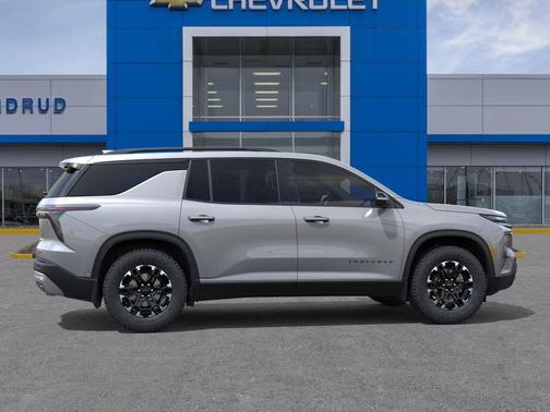 Sterling Gray Metallic 2027 Chevrolet Traverse Z71
