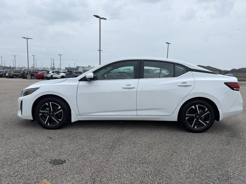Cloud White 2024 Nissan Sentra SV
