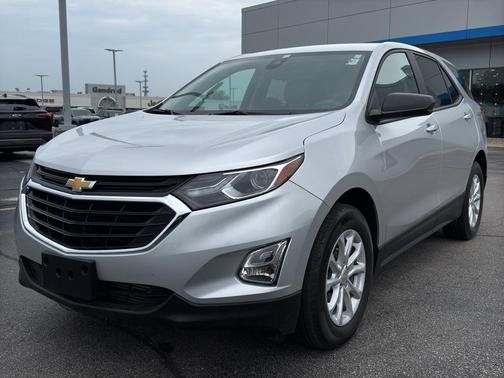 Silver Ice Metallic 2021 Chevrolet Equinox LS