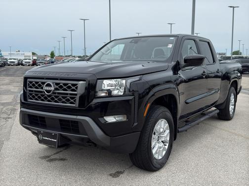 Black 2023 Nissan Frontier SV