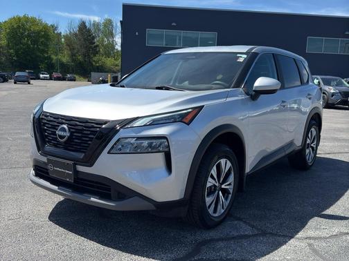 Brilliant Silver Metallic 2023 Nissan Rogue SV