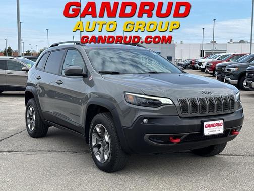 Sting Gray Clearcoat 2019 Jeep Cherokee Trailhawk