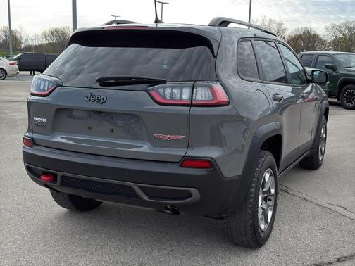 Sting Gray Clearcoat 2019 Jeep Cherokee Trailhawk