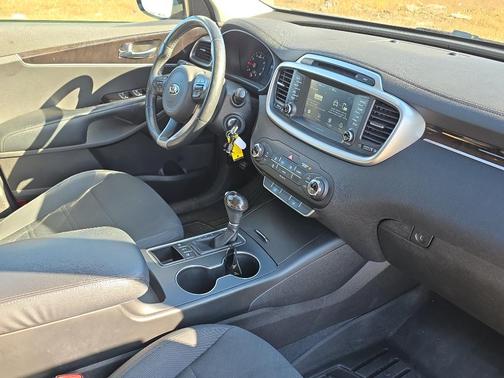 2018 Kia Sorento LX