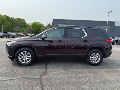 2021 Chevrolet Traverse LT Cloth