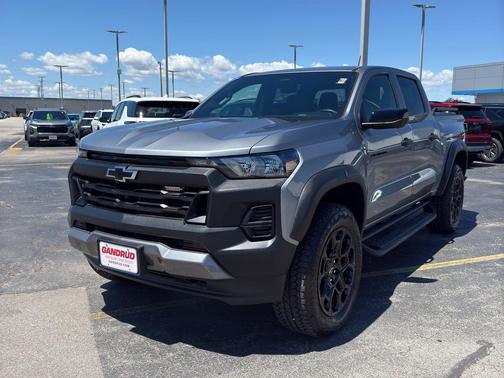 Sterling Gray Metallic 2026 Chevrolet Colorado Trail Boss