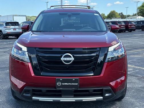 2024 Nissan Pathfinder SL
