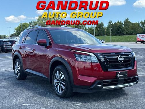 2024 Nissan Pathfinder SL