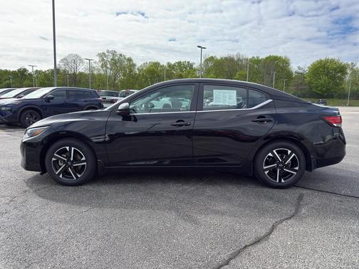Black 2024 Nissan Sentra SV