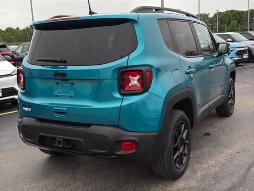 Bikini Metallic Clear 2019 Jeep Renegade Latitude