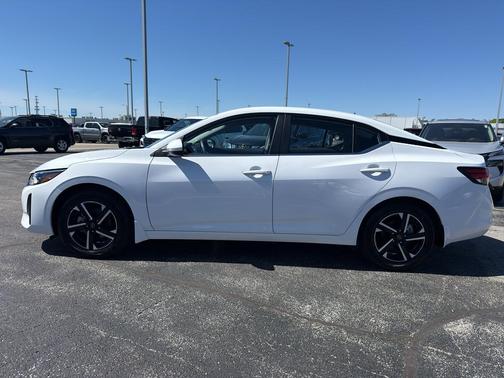 Cloud White 2025 Nissan Sentra SV