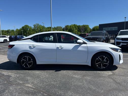 Cloud White 2025 Nissan Sentra SV