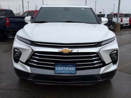 Iridescent Pearl Tricoat 2023 Chevrolet Blazer Premier