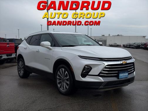 Iridescent Pearl Tricoat 2023 Chevrolet Blazer Premier