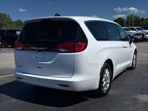 Bright White Clearcoat 2024 Chrysler Voyager LX