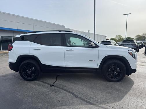 Summit White 2023 GMC Terrain AT4