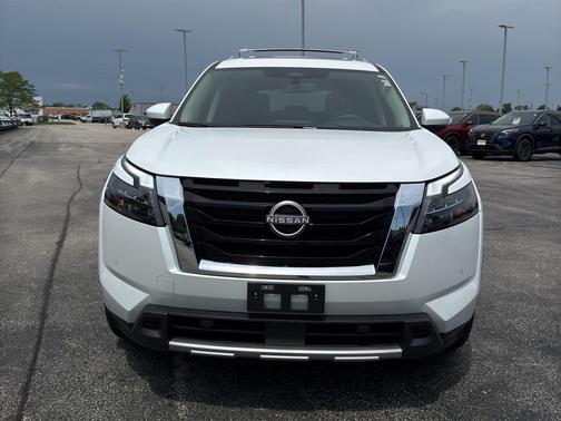 Pearl 2025 Nissan Pathfinder Platinum