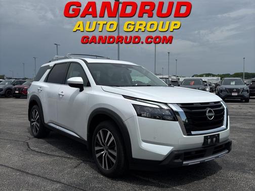 Pearl 2025 Nissan Pathfinder Platinum
