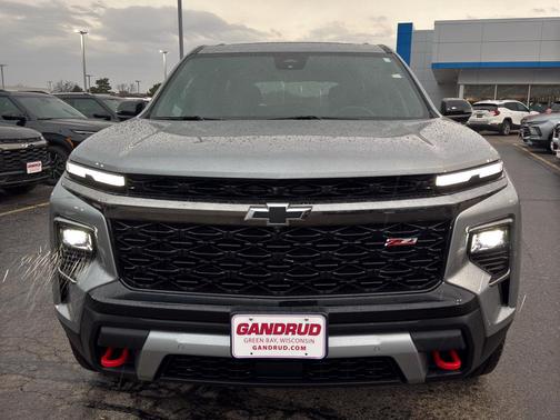 Sterling Gray Metallic 2025 Chevrolet Traverse Z71