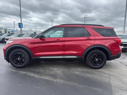Red Metallic 2022 Ford Explorer XLT