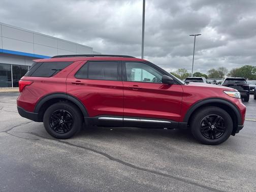 Red Metallic 2022 Ford Explorer XLT