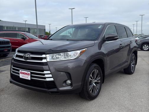 Predawn Gray Mica 2019 Toyota Highlander LE Plus