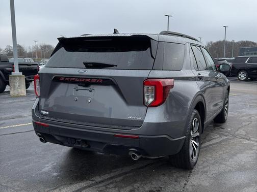 2022 Ford Explorer ST-Line