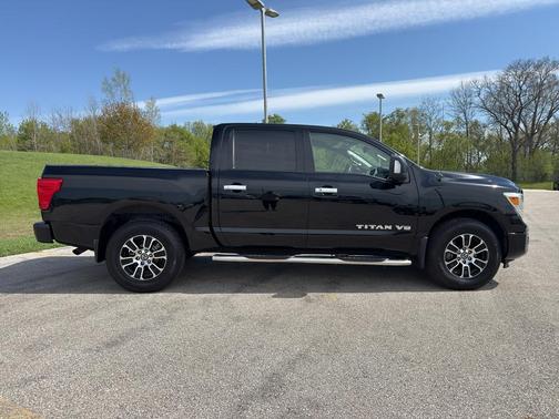 Black 2020 Nissan Titan SV