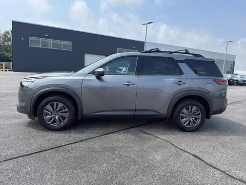 Gun Metallic 2023 Nissan Pathfinder SV