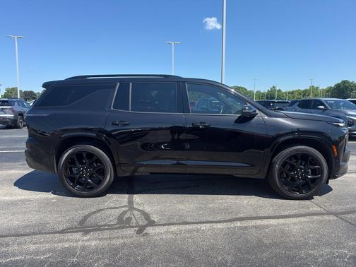 Mosaic Black Metallic 2025 Chevrolet Traverse RS