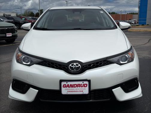 Blizzard Pearl 2017 Toyota Corolla iM Base