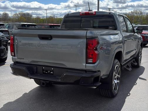 Sterling Gray Metallic 2024 Chevrolet Colorado Z71