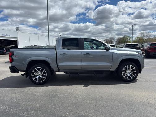 Sterling Gray Metallic 2024 Chevrolet Colorado Z71