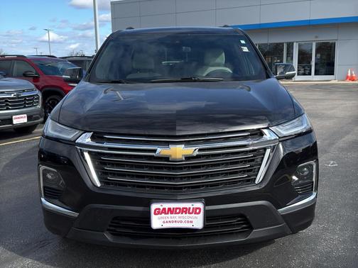 Mosaic Black Metallic 2023 Chevrolet Traverse LT Cloth
