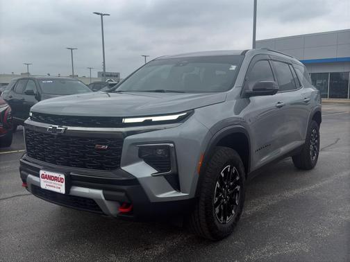 Sterling Gray Metallic 2024 Chevrolet Traverse Z71
