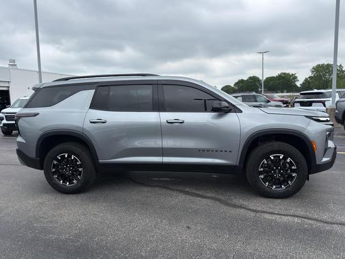 Sterling Gray Metallic 2024 Chevrolet Traverse Z71