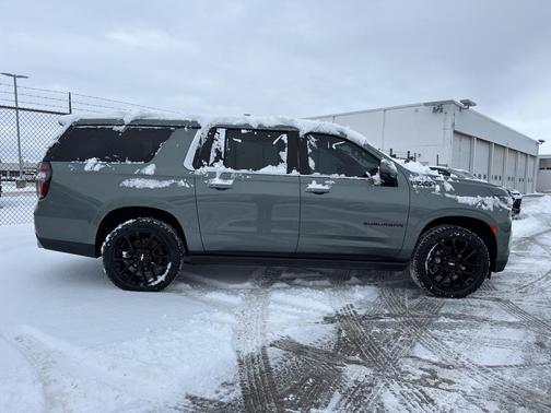 Silver Sage Metallic 2023 Chevrolet Suburban High Country