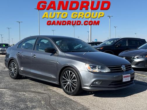 Gray 2016 Volkswagen Jetta 1.8T Sport