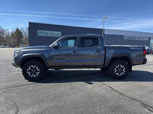 Magnetic Gray Metallic 2018 Toyota Tacoma TRD Off Road