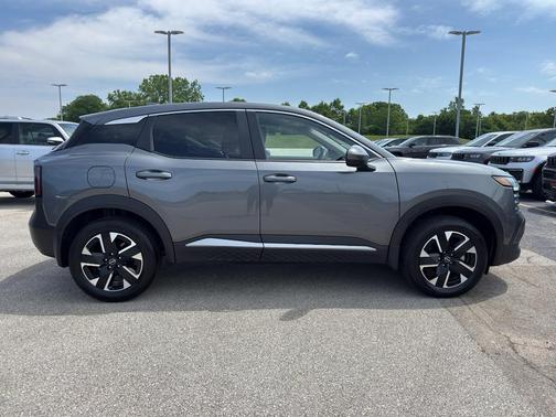 Gun Metallic 2025 Nissan Kicks SV